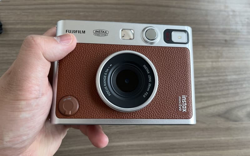 instax mini Evoのレビューメイン画像